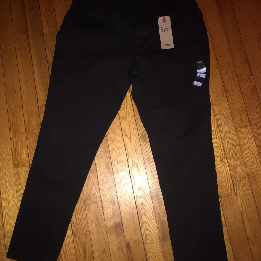 Black Levi Slimming Jeans